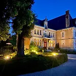 Chateau De בית הארחה Villars (Dordogne)