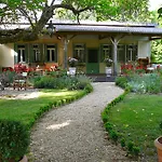 Chateau De בית הארחה