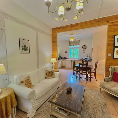 Guest house Chateau De